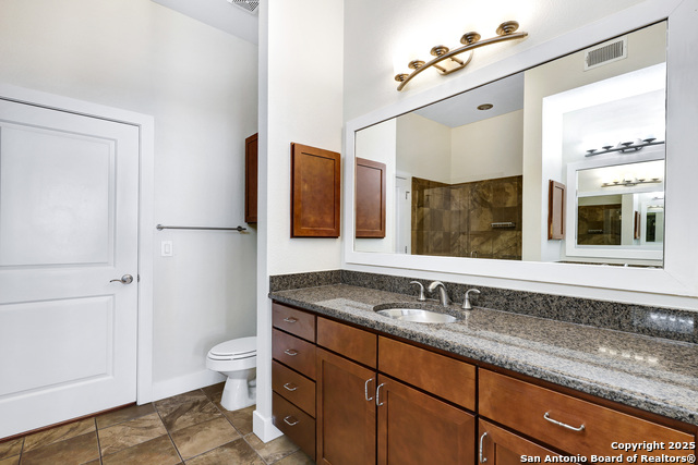Listing photo id 16 for 7342 Oak Manor Dr 1304