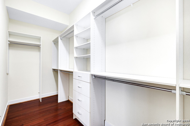 Listing photo id 18 for 7342 Oak Manor Dr 1304