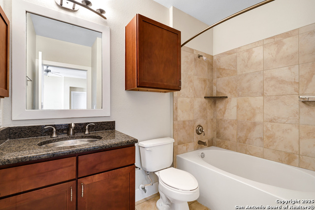 Listing photo id 21 for 7342 Oak Manor Dr 1304