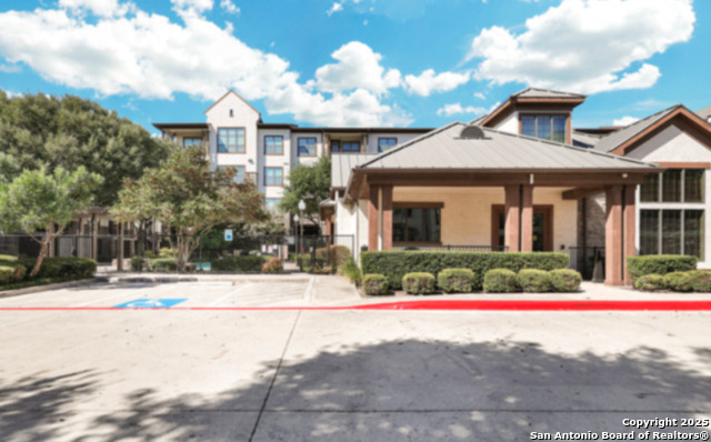 Listing photo id 26 for 7342 Oak Manor Dr 1304