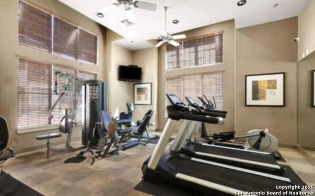 Listing photo id 30 for 7342 Oak Manor Dr 1304