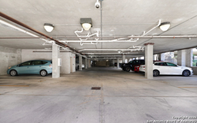 Listing photo id 32 for 7342 Oak Manor Dr 1304