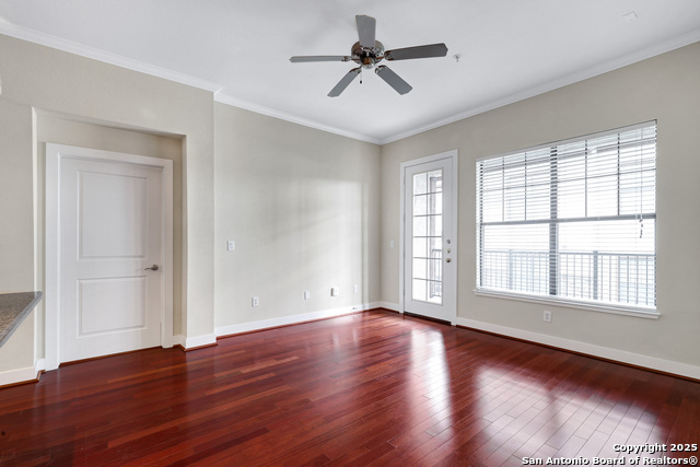 Listing photo id 4 for 7342 Oak Manor Dr 1304