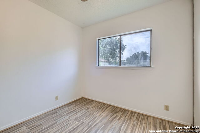 Image 23 of 29 For 5434 Seahorse Dr