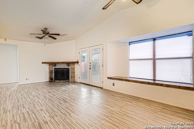 Image 5 of 29 For 5434 Seahorse Dr