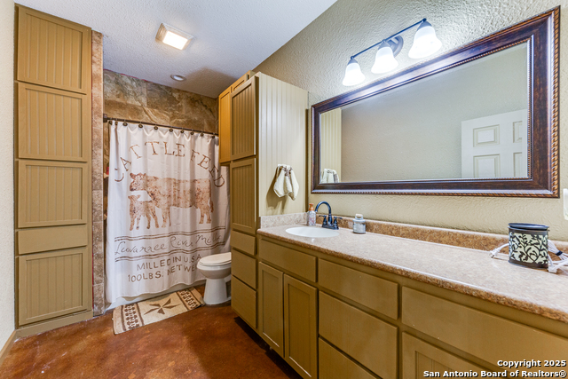 Listing photo id 14 for 2217 County Road 412