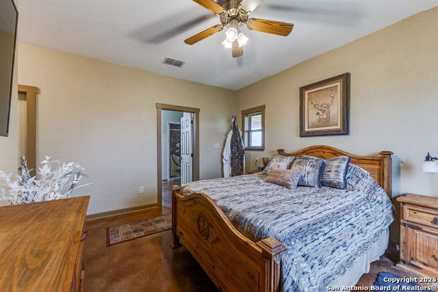 Listing photo id 16 for 2217 County Road 412