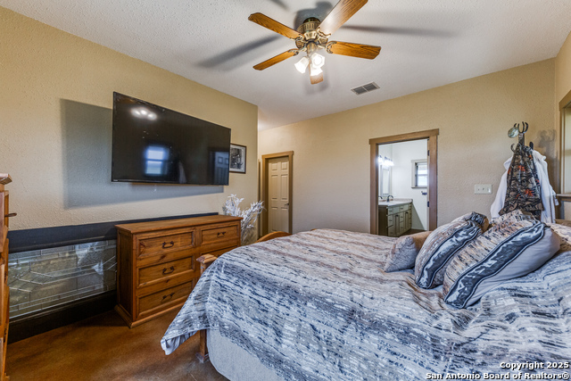 Listing photo id 17 for 2217 County Road 412