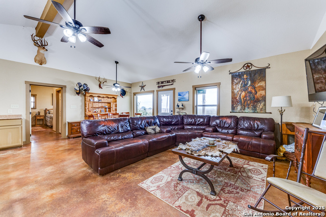 Listing photo id 2 for 2217 County Road 412