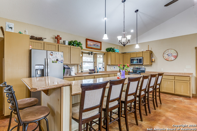 Listing photo id 7 for 2217 County Road 412