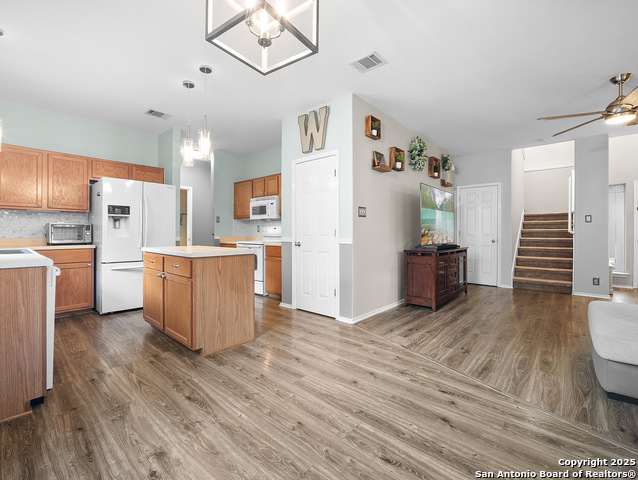 Image 11 of 30 For 17023 Ashbury Ldg