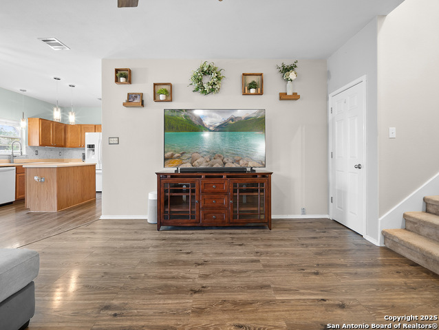 Image 9 of 30 For 17023 Ashbury Ldg