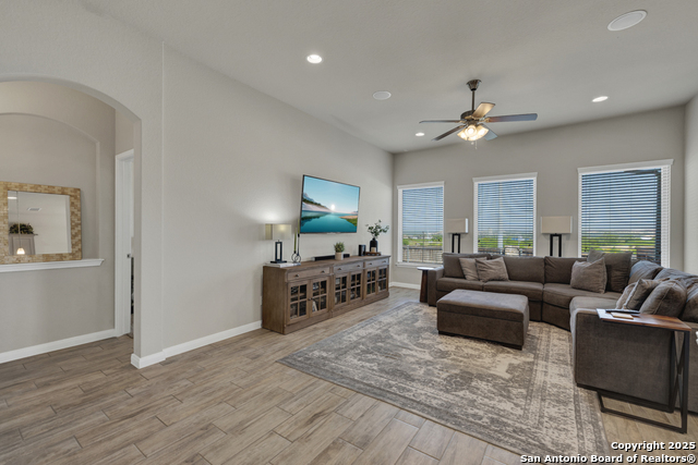 Listing photo id 16 for 3214 Roan