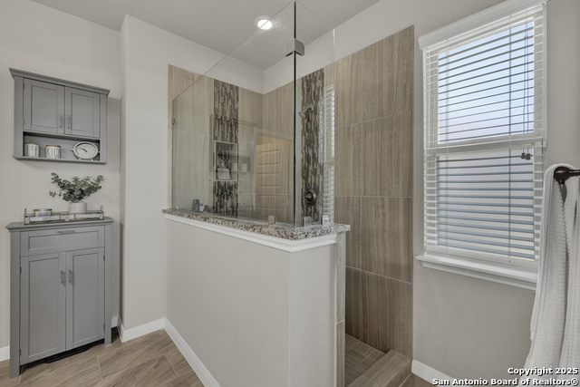 Listing photo id 23 for 3214 Roan