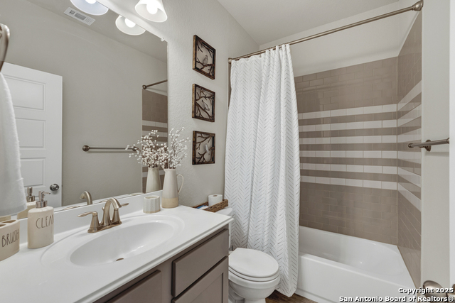 Listing photo id 25 for 3214 Roan