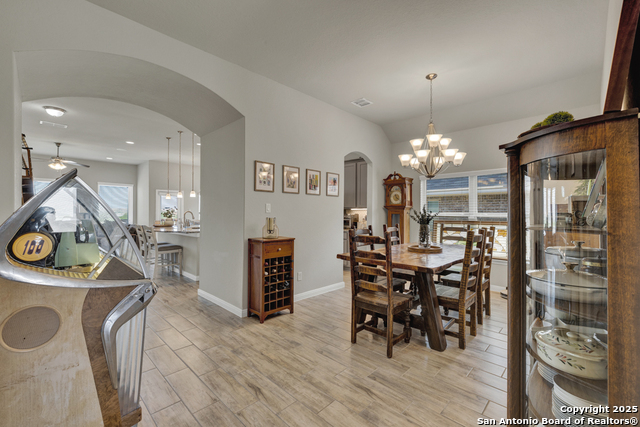 Listing photo id 1 for 3214 Roan