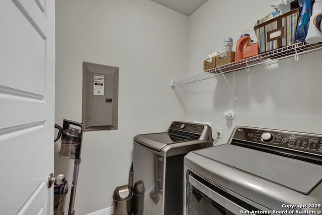 Listing photo id 28 for 3214 Roan