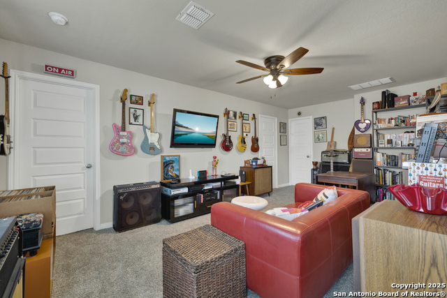 Listing photo id 30 for 3214 Roan