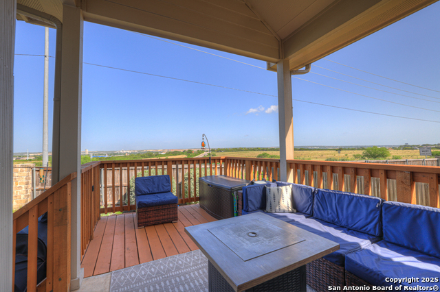 Listing photo id 33 for 3214 Roan