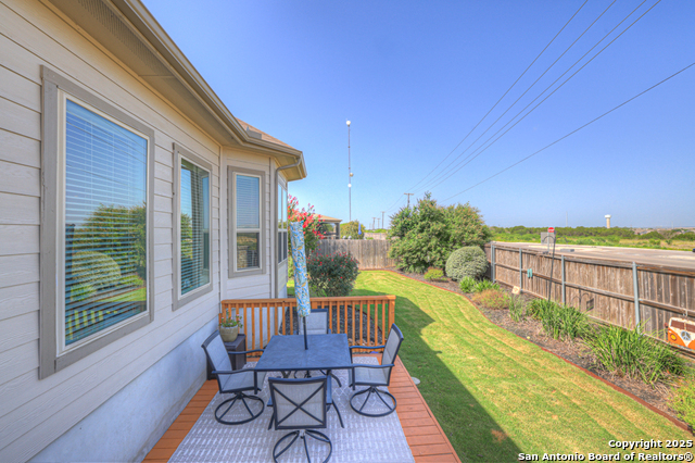 Listing photo id 37 for 3214 Roan