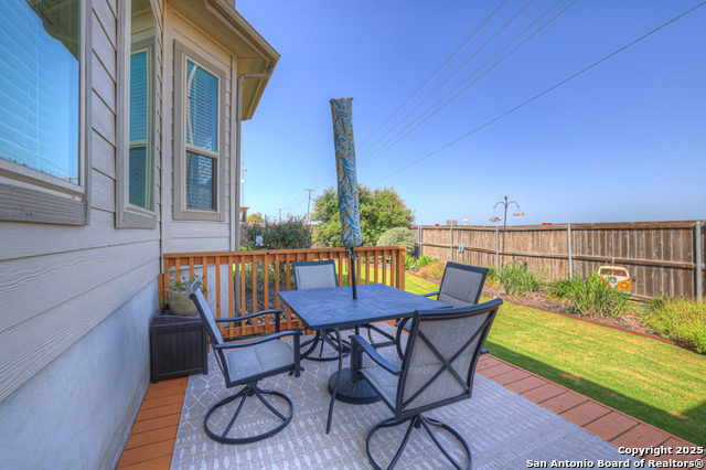 Listing photo id 38 for 3214 Roan