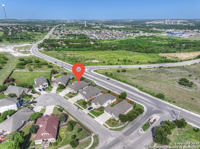 Listing photo id 42 for 3214 Roan