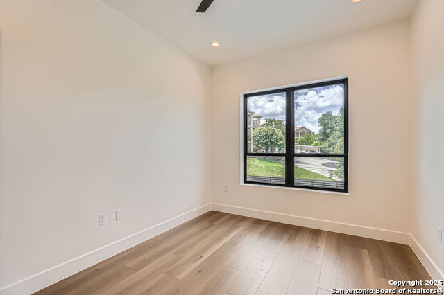 Image 13 of 25 For 10899 Hausman S 201