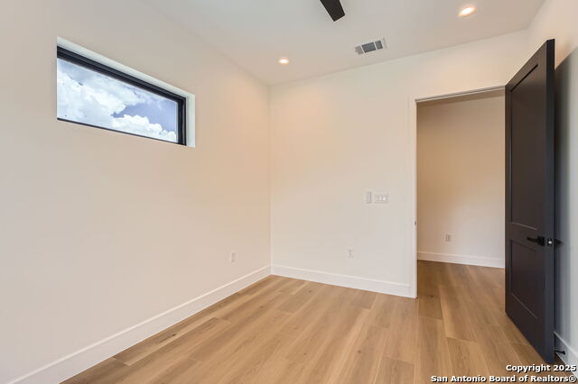 Image 15 of 25 For 10899 Hausman S 201