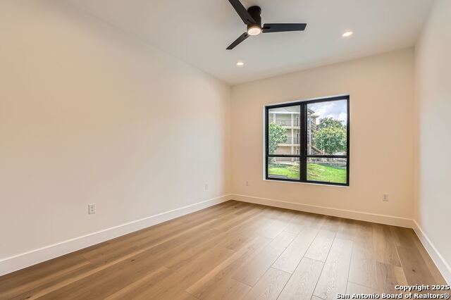 Image 16 of 25 For 10899 Hausman S 201