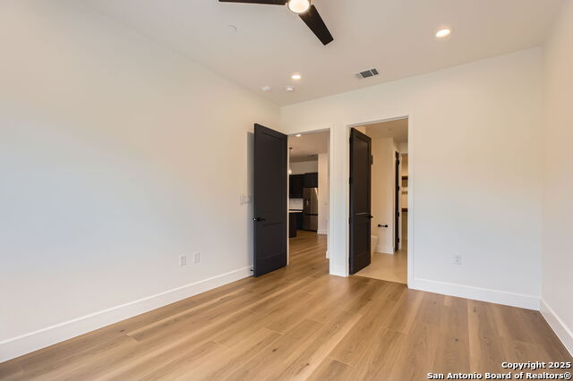 Image 18 of 25 For 10899 Hausman S 201