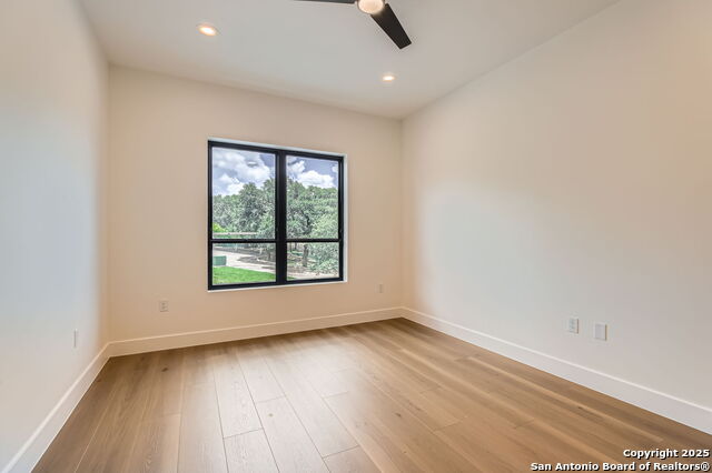 Image 19 of 25 For 10899 Hausman S 201
