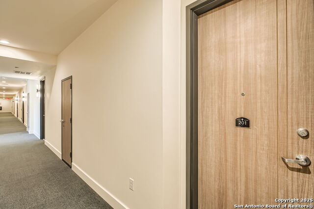 Image 2 of 25 For 10899 Hausman S 201