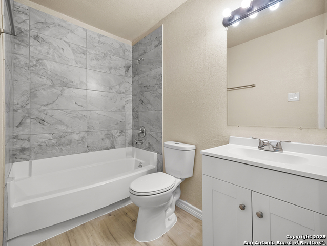 Image 16 of 23 For 4819 Corian Oak