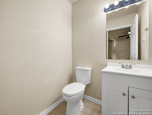 Image 18 of 23 For 4819 Corian Oak