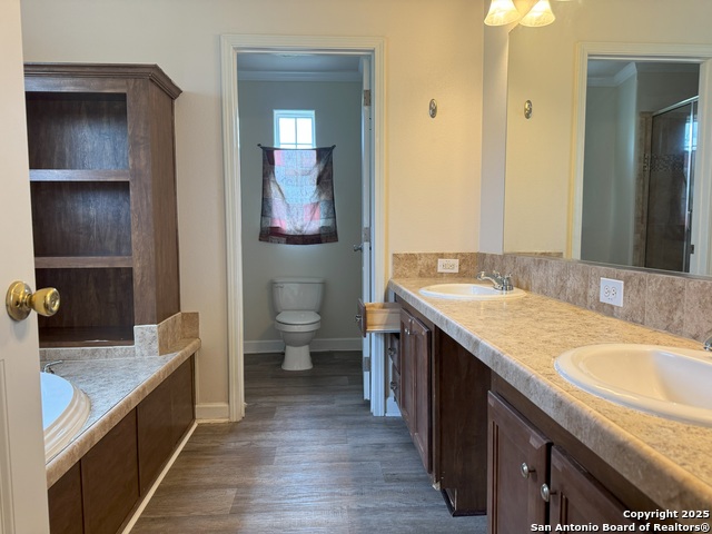 Image 13 of 27 For 8600 Loop 1604 E S