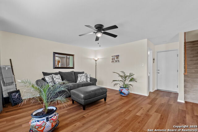 Listing photo id 9 for 534 Coral Harbor