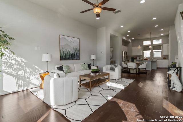 Listing photo id 8 for 2104 Saint Marys N