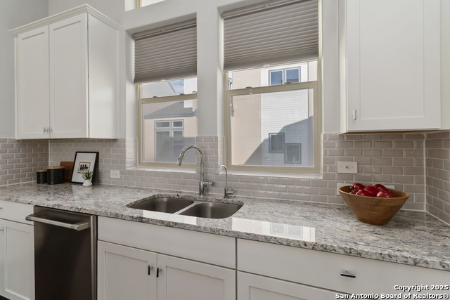 Listing photo id 13 for 2104 Saint Marys N