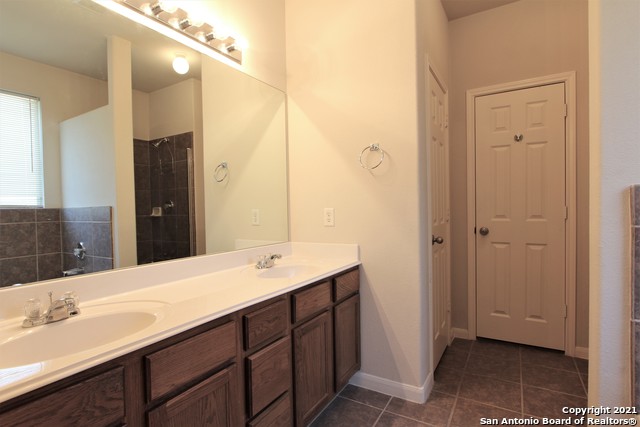 Image 18 of 43 For 100 Ling  