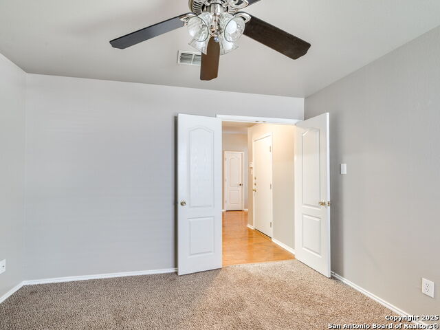 Listing photo id 10 for 9910 Shetland Gate