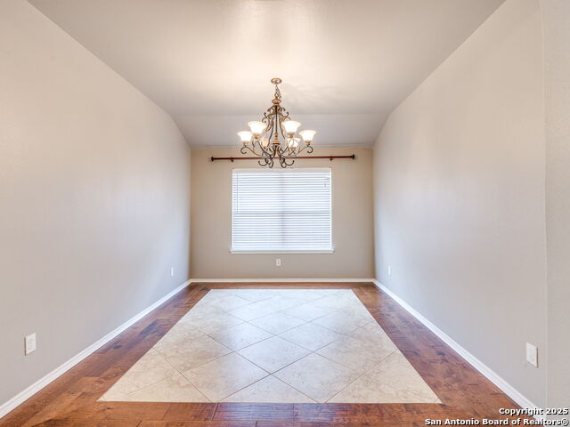 Listing photo id 12 for 9910 Shetland Gate
