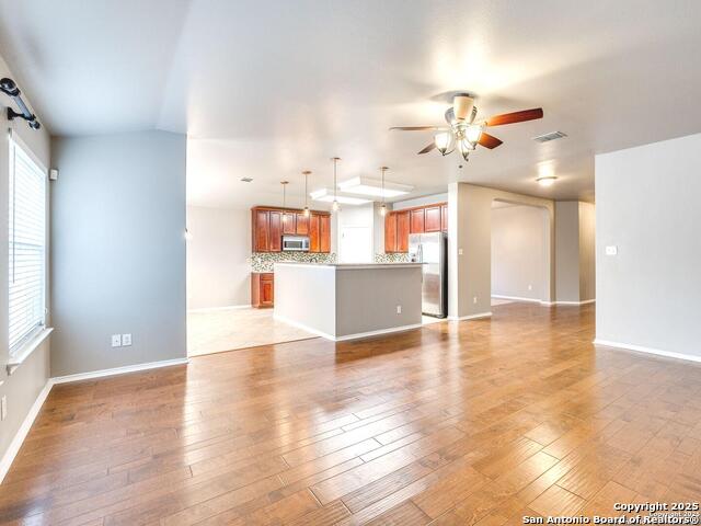 Listing photo id 22 for 9910 Shetland Gate