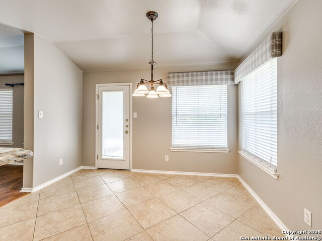 Listing photo id 24 for 9910 Shetland Gate