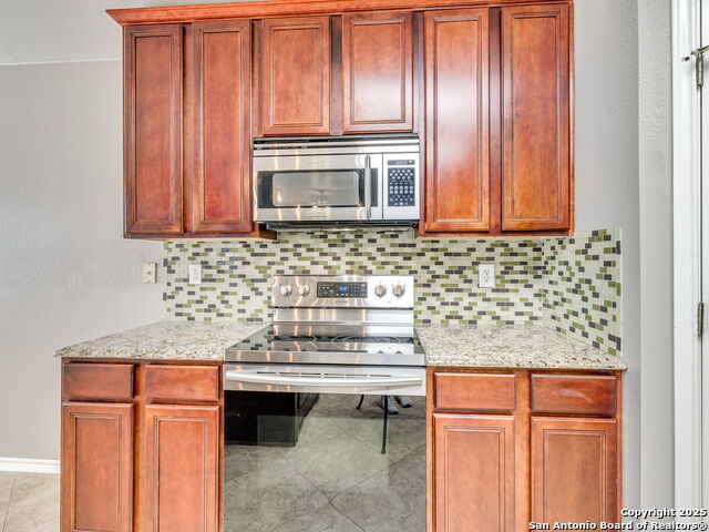 Listing photo id 28 for 9910 Shetland Gate