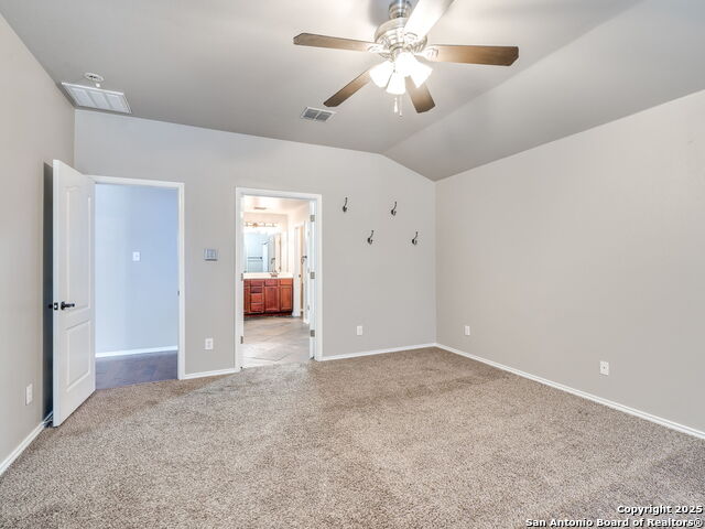 Listing photo id 33 for 9910 Shetland Gate