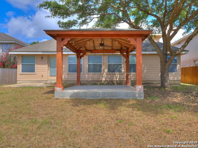 Listing photo id 41 for 9910 Shetland Gate