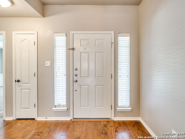 Listing photo id 45 for 9910 Shetland Gate