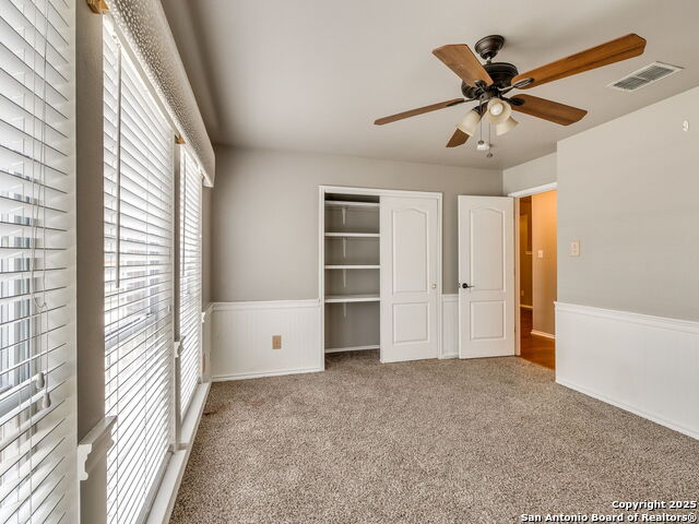 Listing photo id 5 for 9910 Shetland Gate
