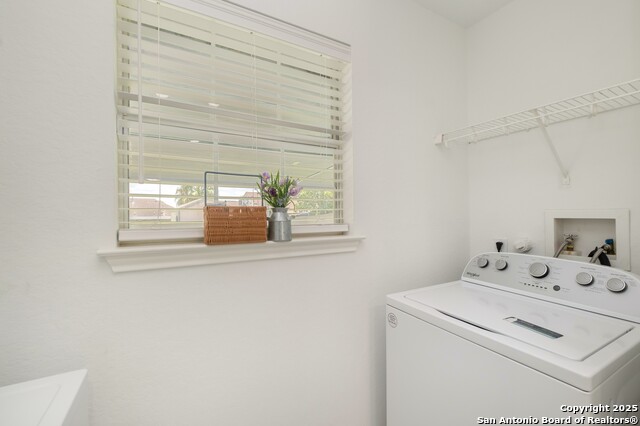 Listing photo id 10 for 2838 Wyoming St