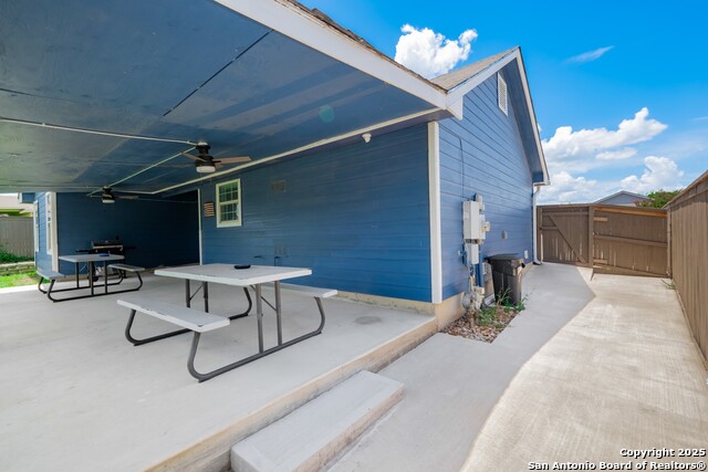 Listing photo id 21 for 2838 Wyoming St